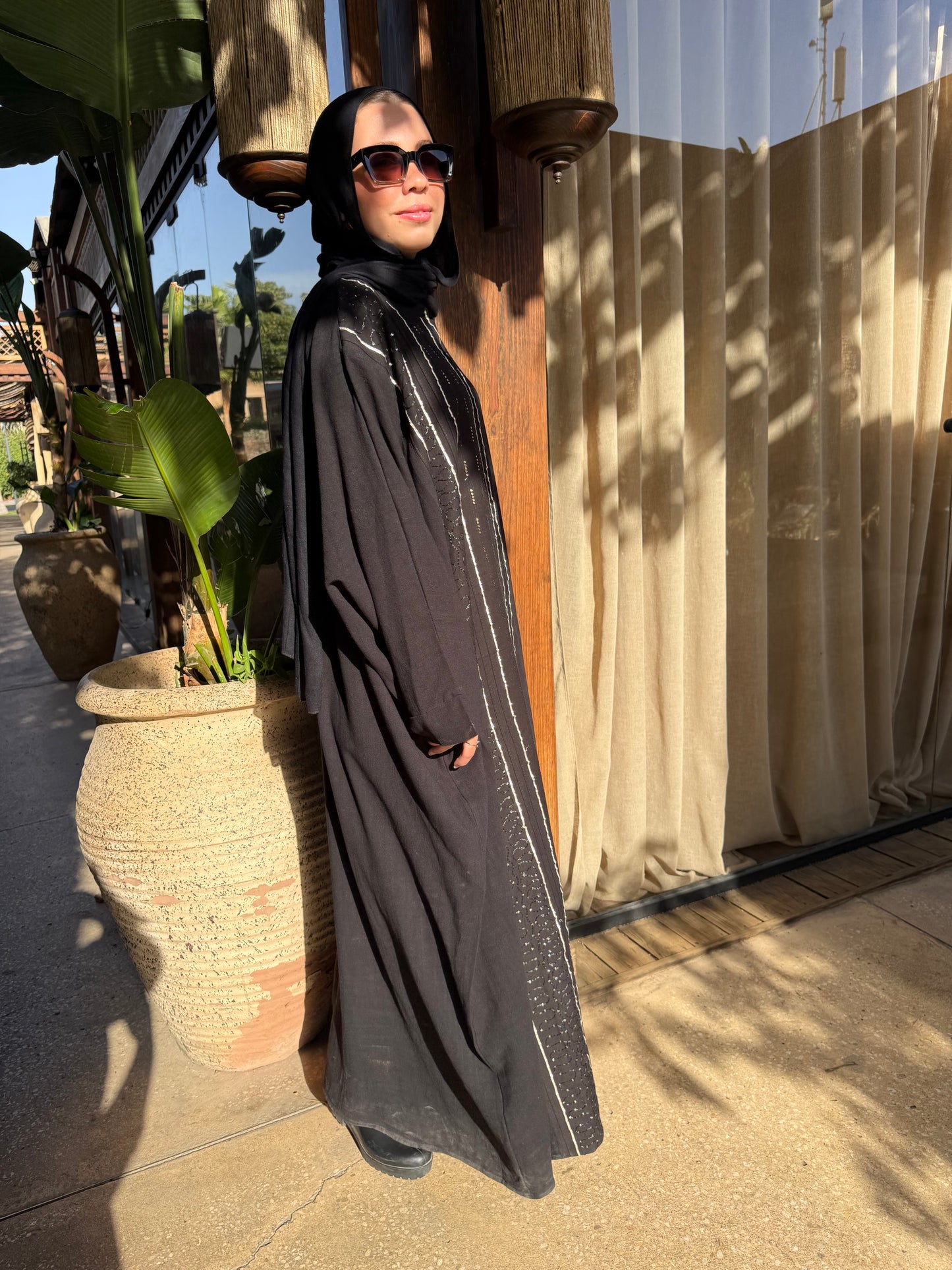 Saj Noir Closed Linen Abaya🖤