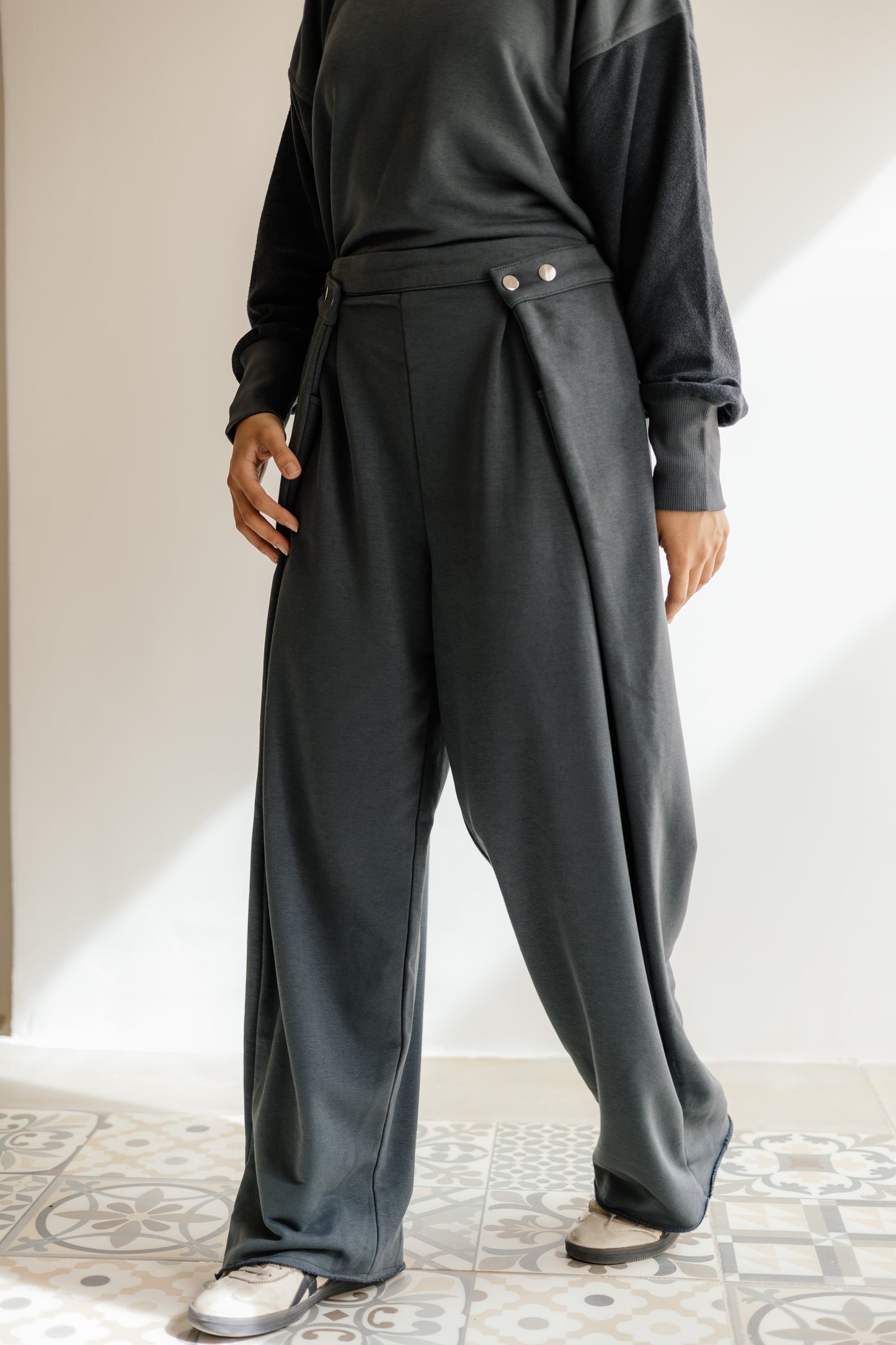 The Power Essential Set (gray)