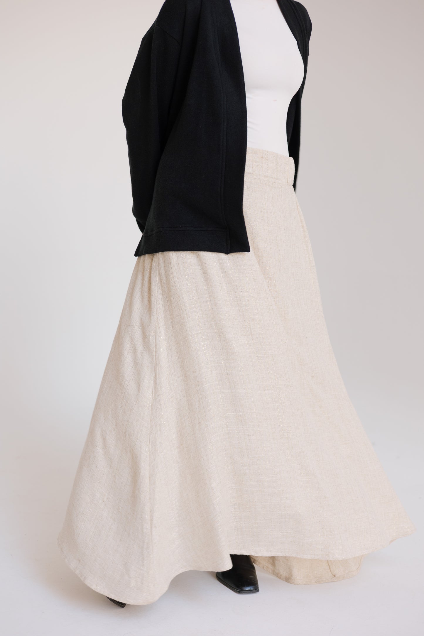 ✨ The Winter Glow Linen Skirt