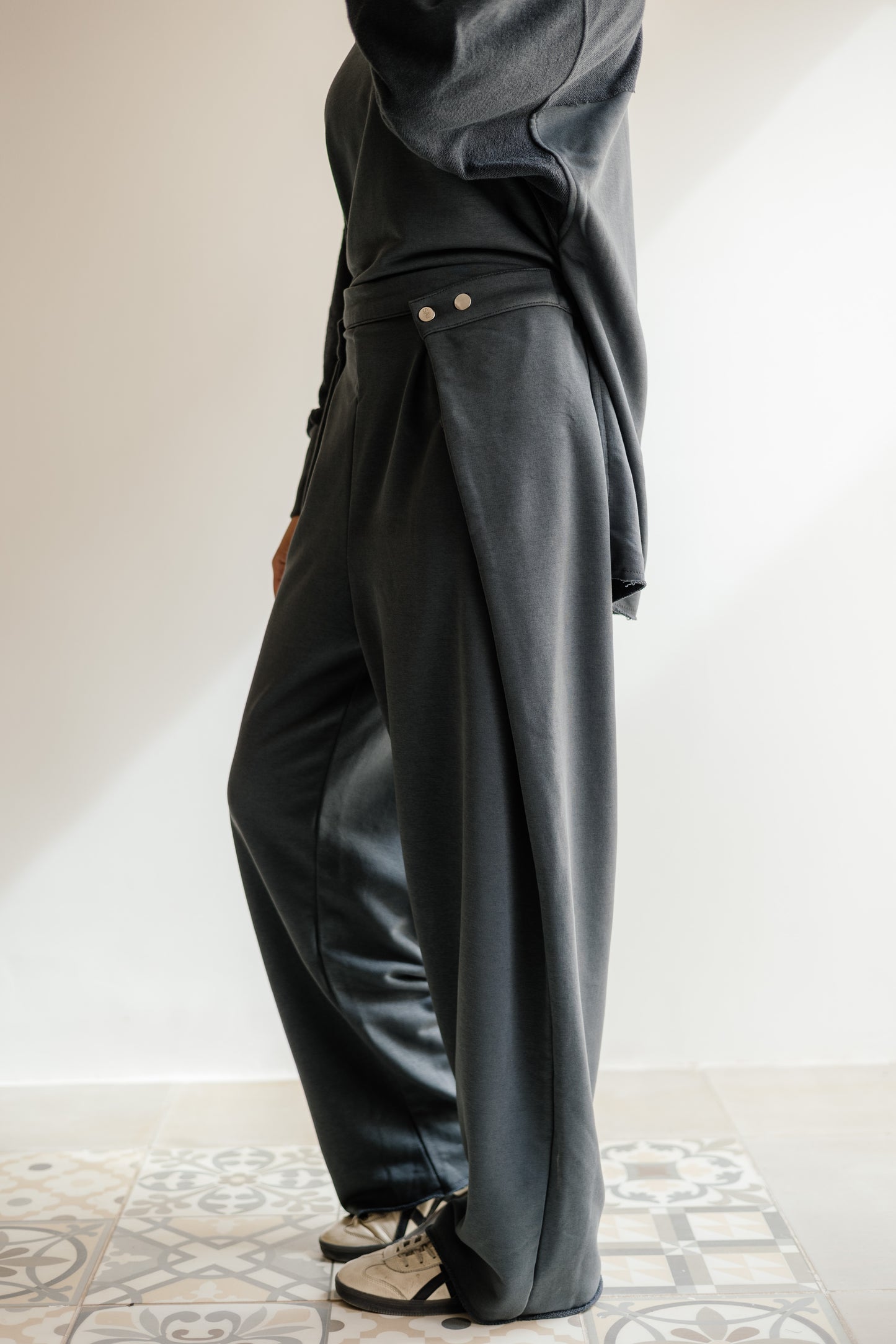 The Power Essential Set (gray)