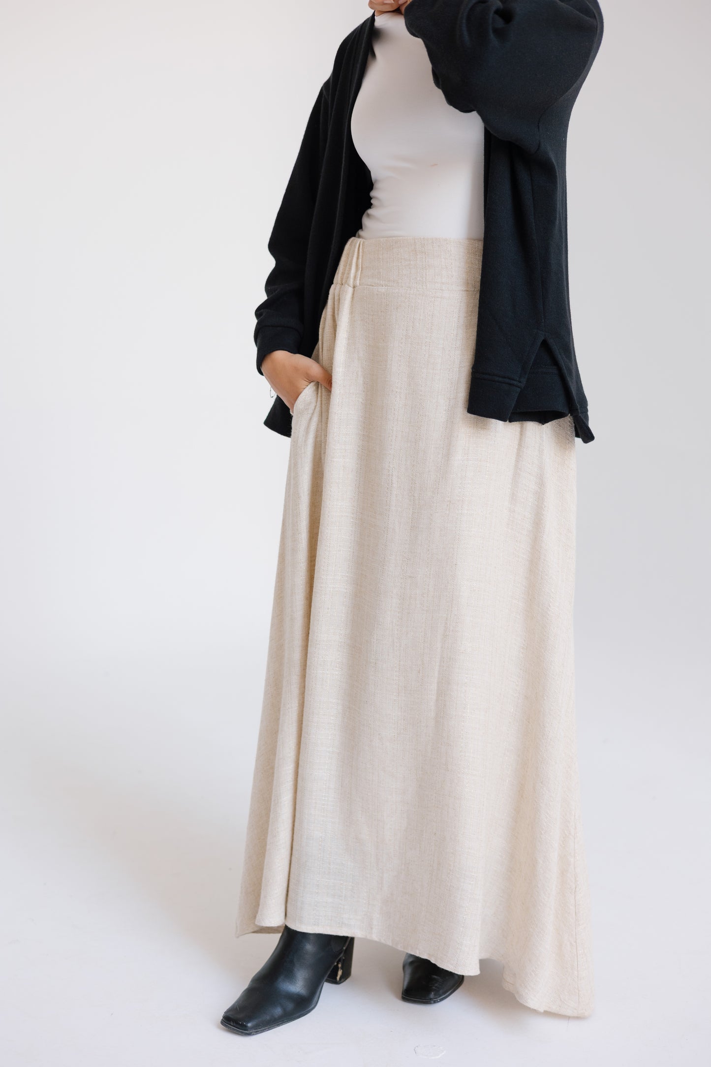 ✨ The Winter Glow Linen Skirt