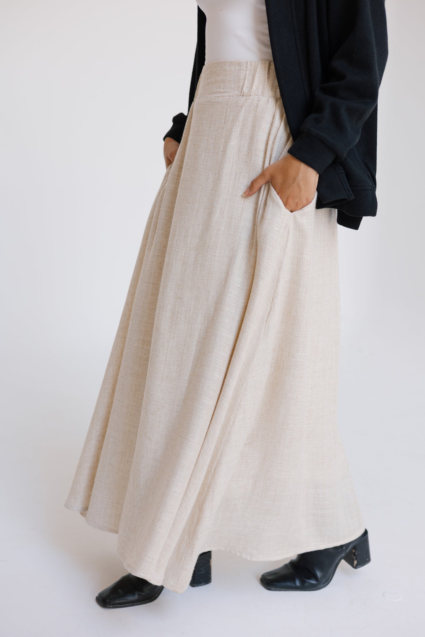 ✨ The Winter Glow Linen Skirt