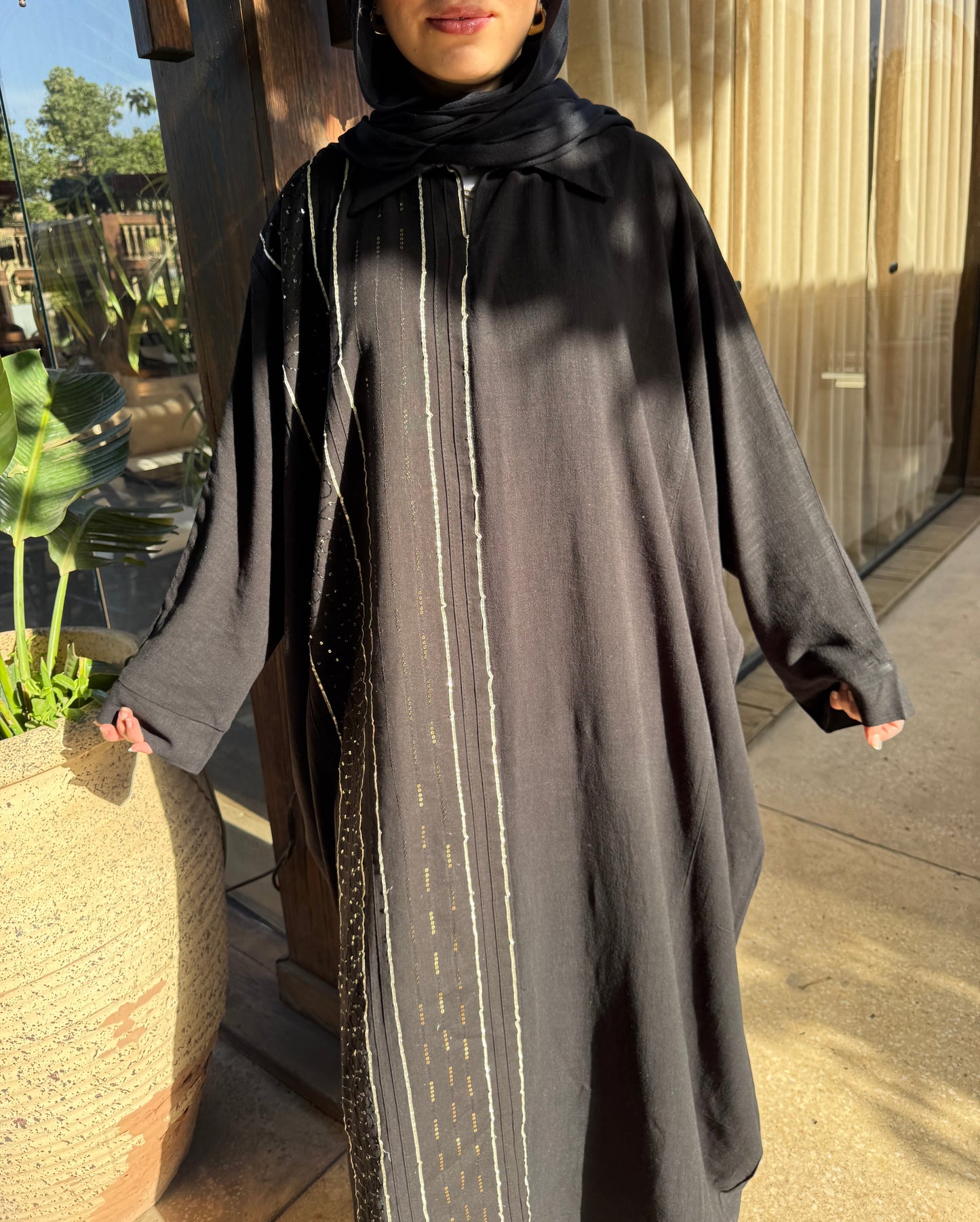Saj Noir Closed Linen Abaya🖤