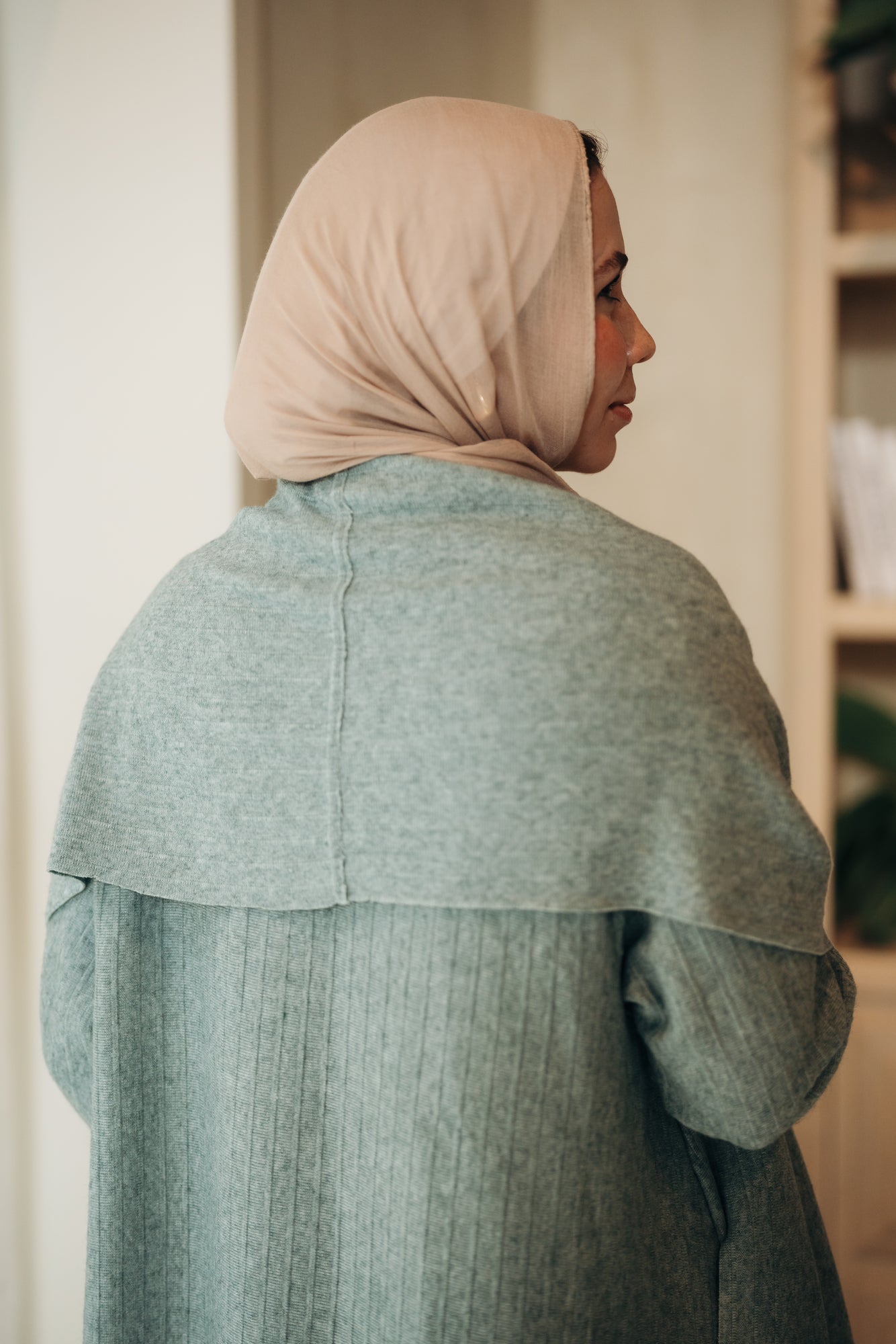 MINT GREEN ELEGANCE HIGH-LOW CARDIGAN