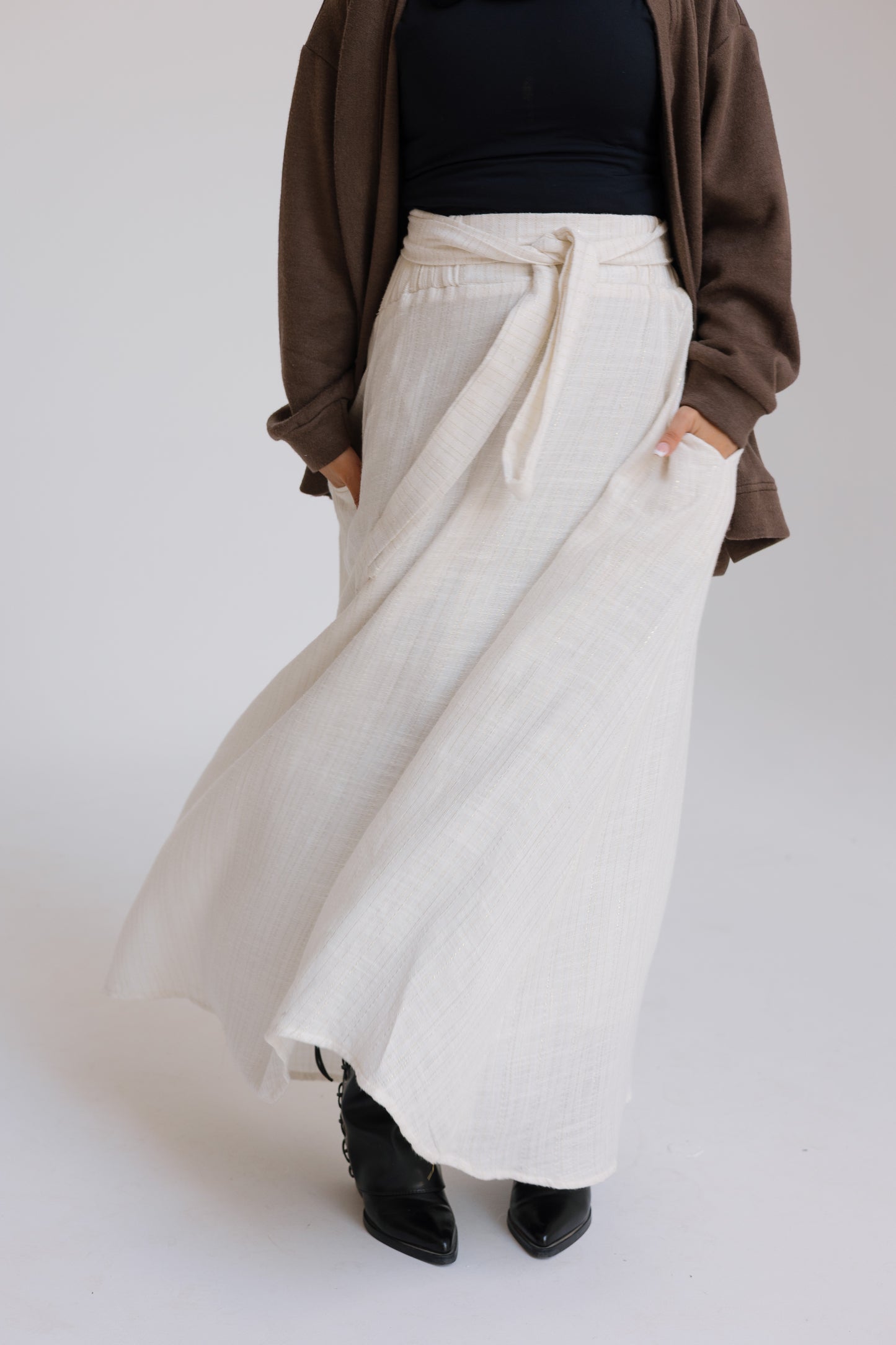 ✨ The Winter Glow Linen Skirt
