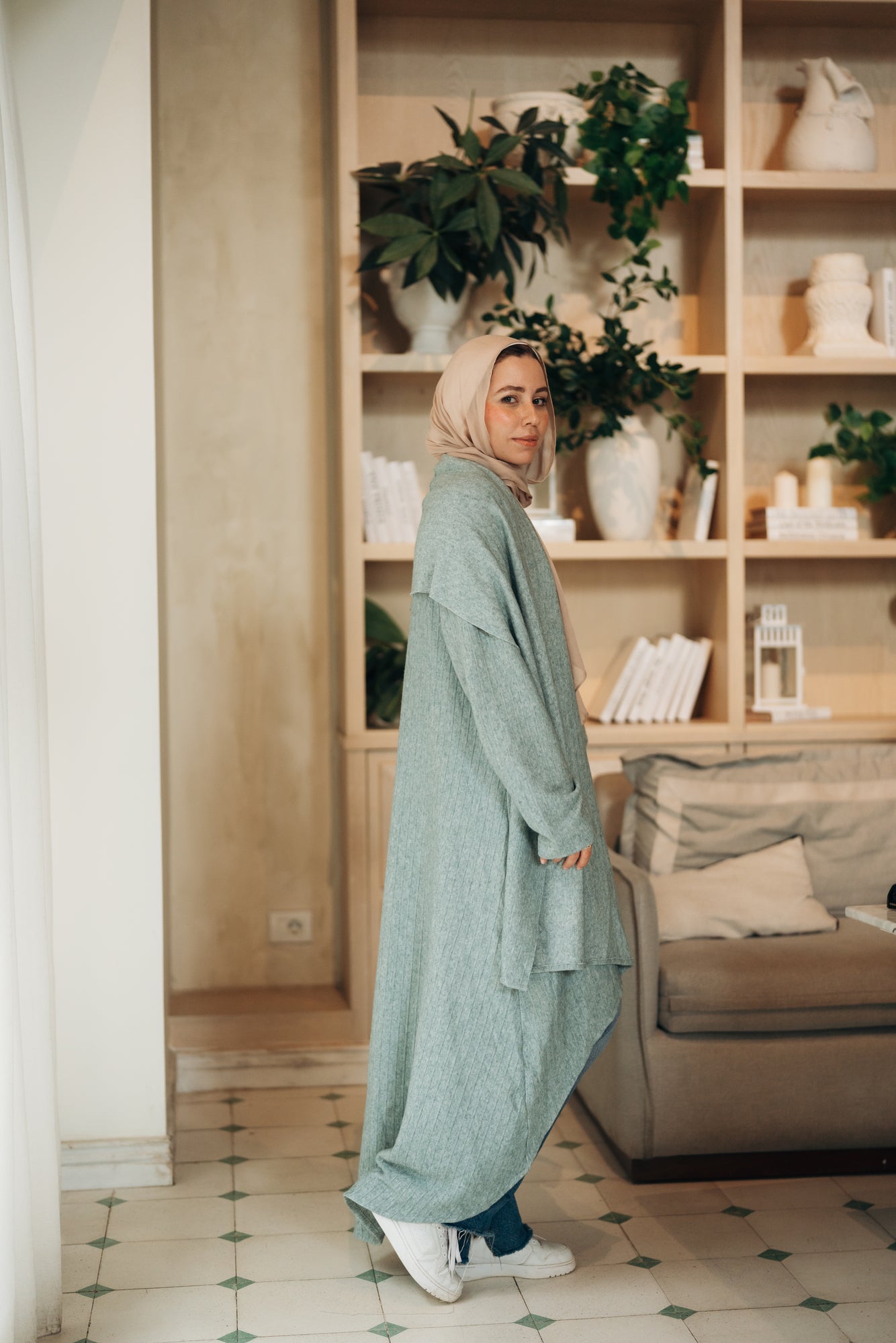 MINT GREEN ELEGANCE HIGH-LOW CARDIGAN